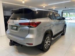TOYOTA - HILUX SW4 2.8 SRX 4X4 16V TURBO INTERCOOLER DIESEL 4P AUTOMÁTICO - 2016/2016 - Prata - R$ 208.900,00