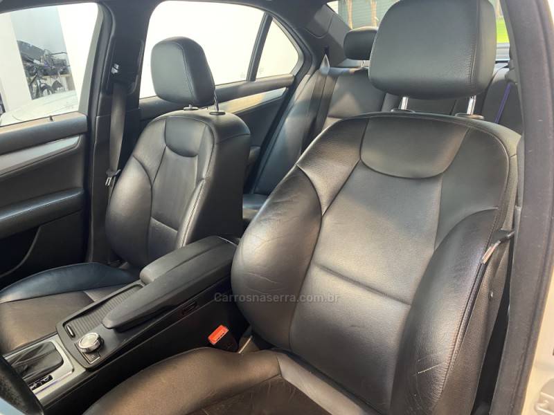 MERCEDES-BENZ - C 250 1.8 CGI SPORT 16V GASOLINA 4P AUTOMÁTICO - 2014/2014 - Branca - R$ 105.900,00