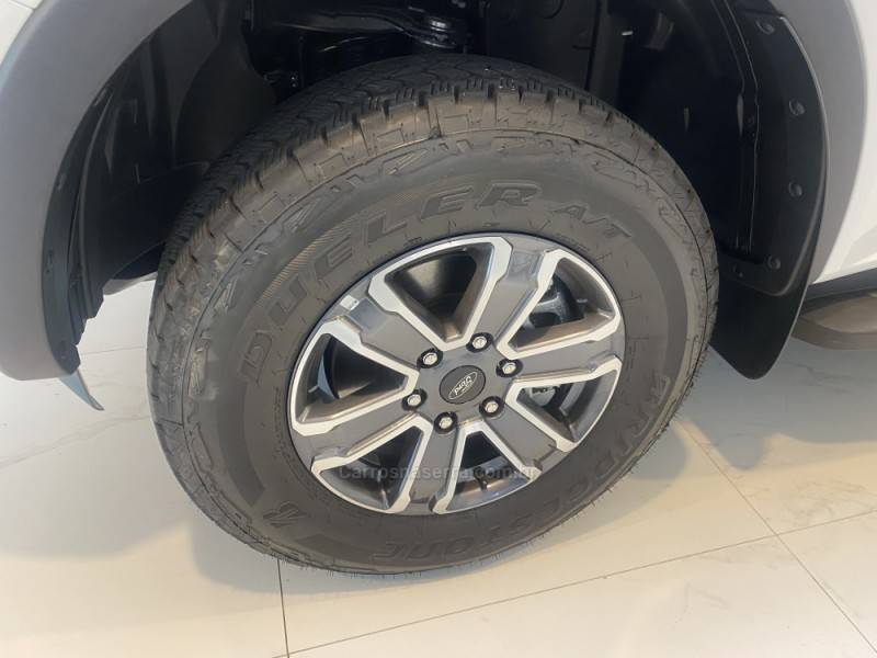 FORD - RANGER 3.0 V6 XLT CD TURBO 4X4 DIESEL 4P AUTOMÁTICO - 2024/2025 - Branca - R$ 299.900,00