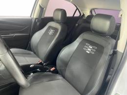CHEVROLET - ONIX 1.0 JOY BLACK 8V FLEX 4P MANUAL - 2021/2021 - Branca - R$ 62.900,00