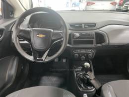 CHEVROLET - ONIX 1.0 JOY BLACK 8V FLEX 4P MANUAL - 2021/2021 - Branca - R$ 62.900,00
