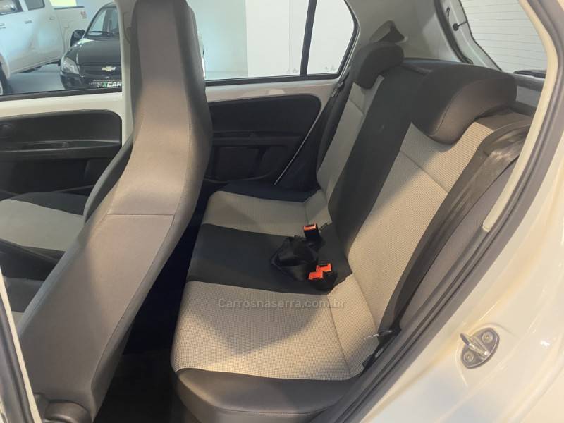 VOLKSWAGEN - UP 1.0 MPI MOVE UP 12V FLEX 2P MANUAL - 2015/2016 - Branca - R$ 42.900,00