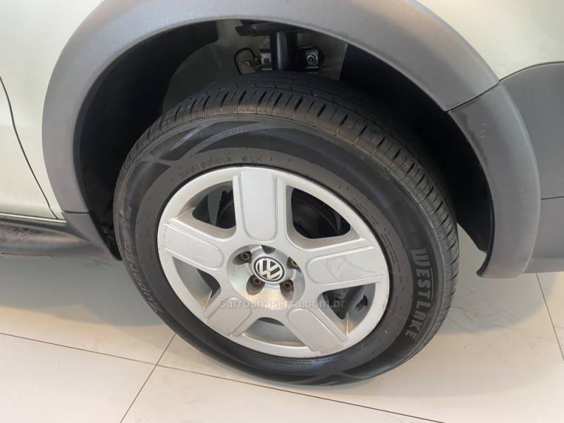 VOLKSWAGEN - CROSSFOX 1.6 MI FLEX 8V 4P MANUAL - 2008/2009 - Bege - R$ 35.900,00