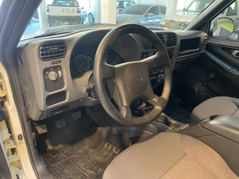 CHEVROLET - BLAZER 2.4 MPFI ADVANTAGE 4X2 8V GASOLINA 4P MANUAL - 2011/2011 - Branca - R$ 45.900,00