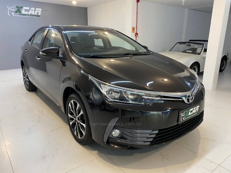 TOYOTA - COROLLA 2.0 XEI 16V FLEX 4P AUTOMÁTICO - 2017/2018 - Marrom - R$ 99.900,00