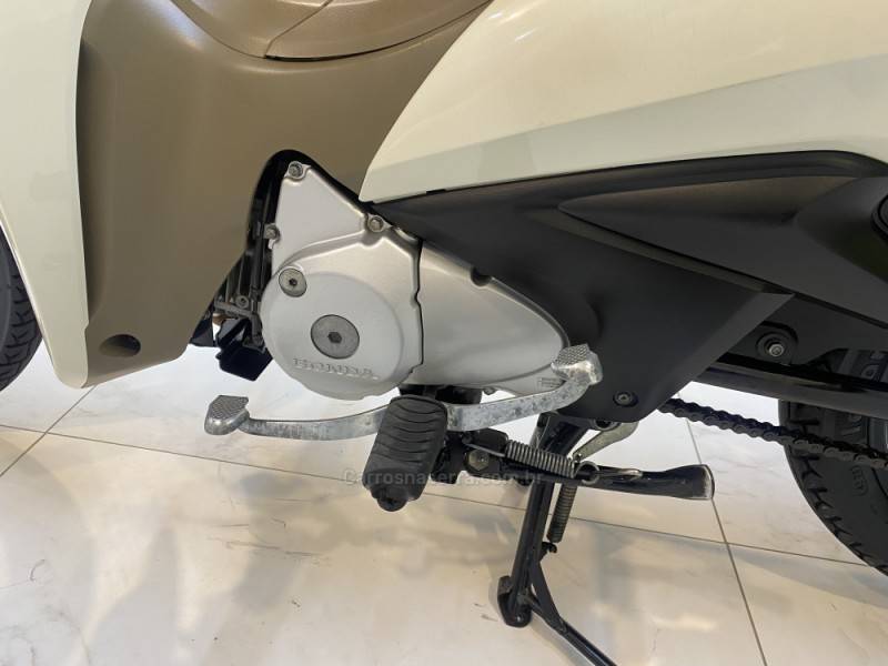 HONDA - BIZ 125 EX - 2021/2021 - Branca - R$ 16.900,00