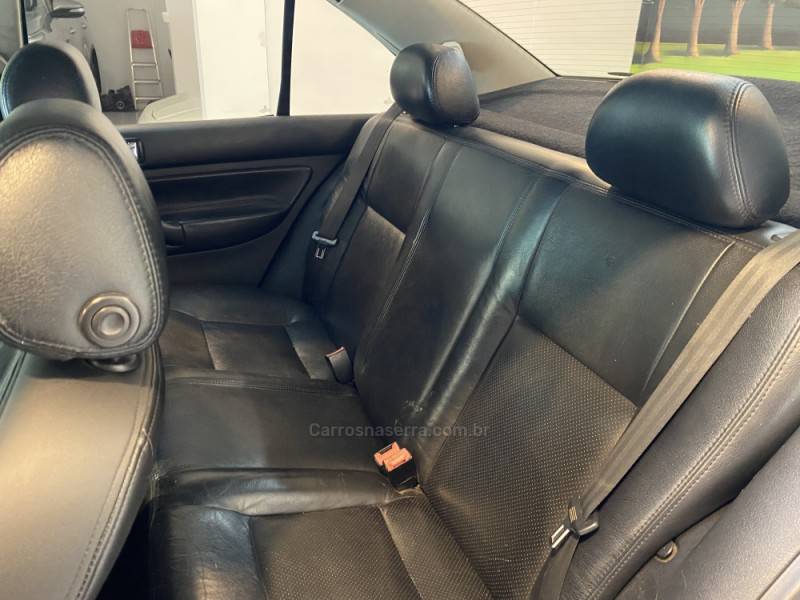 VOLKSWAGEN - BORA 2.0 MI COMFORTLINE 8V 4P AUTOMÁTICO - 2008/2009 - Preta - R$ 39.900,00