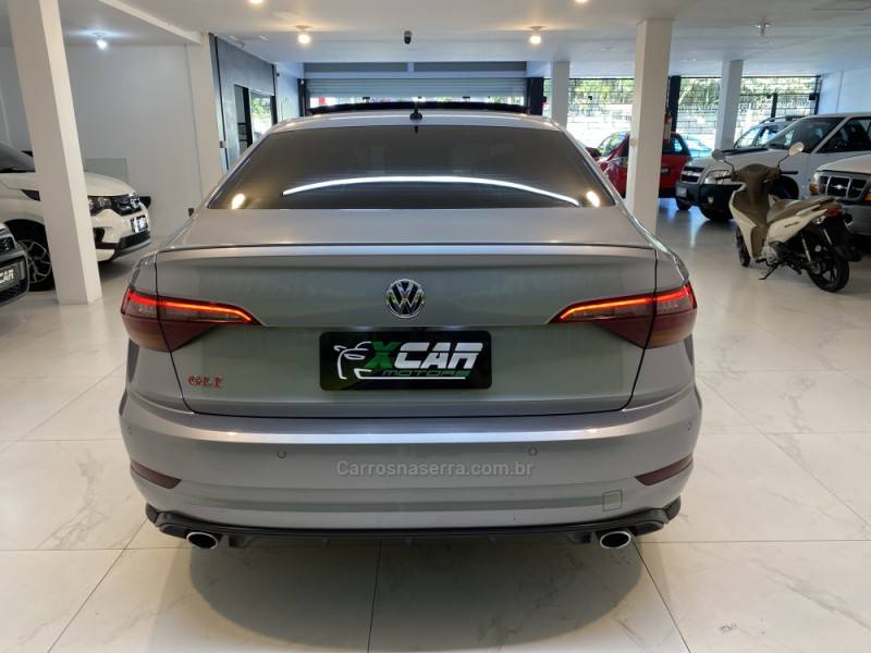 VOLKSWAGEN - JETTA 2.0 16V TSI GLI 350 GASOLINA 4P AUTOMÁTICO - 2020/2020 - Prata - R$ 163.900,00
