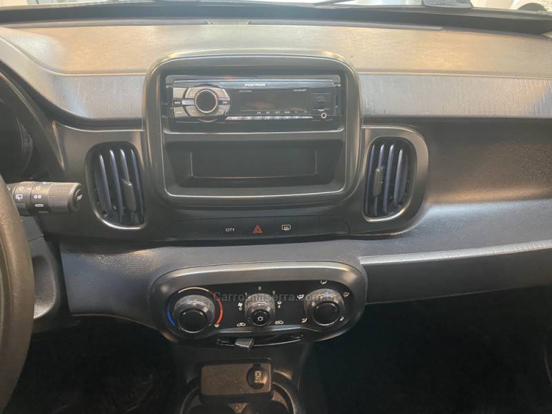 FIAT - MOBI 1.0 6V DRIVE FLEX MANUAL - 2017/2018 - Branca - R$ 44.900,00