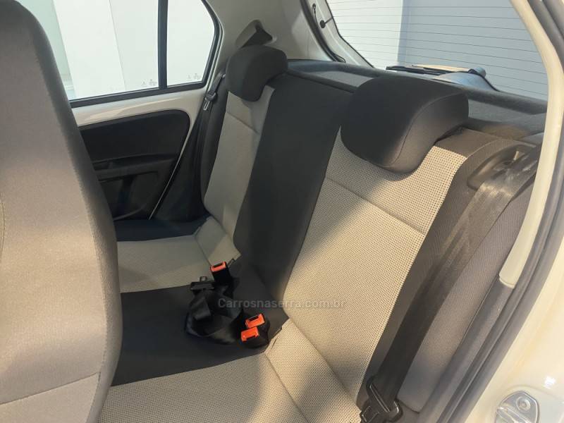 VOLKSWAGEN - UP 1.0 MPI MOVE UP 12V FLEX 2P MANUAL - 2015/2016 - Branca - R$ 42.900,00