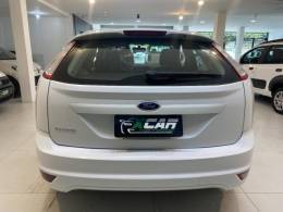 FORD - FOCUS 1.6 GLX 16V FLEX 4P MANUAL - 2012/2013 - Branca - R$ 48.900,00