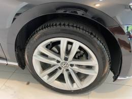 VOLKSWAGEN - PASSAT 2.0 TSI HIGLHINE GASOLINA 4P AUTOMATIZADO - 2018/2018 - Preta - R$ 154.900,00