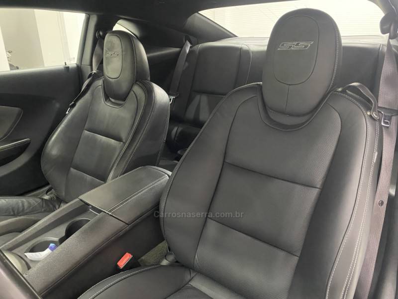 CHEVROLET - CAMARO 6.2 SS COUPÉ V8 GASOLINA 2P AUTOMÁTICO - 2011/2011 - Branca - R$ 204.900,00
