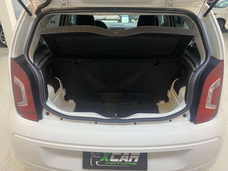 VOLKSWAGEN - UP 1.0 MPI MOVE UP 12V FLEX 2P MANUAL - 2015/2016 - Branca - R$ 42.900,00