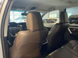 TOYOTA - HILUX SW4 2.8 SRX 4X4 16V TURBO INTERCOOLER DIESEL 4P AUTOMÁTICO - 2016/2016 - Prata - R$ 208.900,00