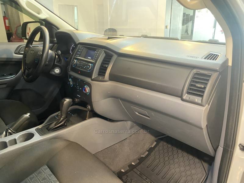 FORD - RANGER 2.2 XLS 4X4 CD 16V DIESEL 4P AUTOMÁTICO - 2019/2019 - Prata - R$ 132.900,00