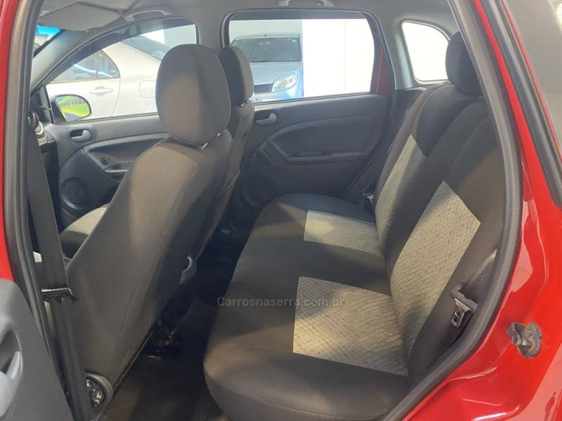 FORD - FIESTA 1.6 ROCAM SE 8V FLEX 4P MANUAL - 2014/2014 - Vermelha - R$ 39.900,00
