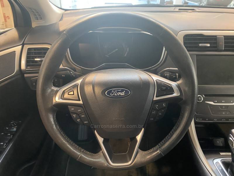 FORD - FUSION 2.5 16V FLEX 4P AUTOMÁTICO - 2014/2015 - Preta - R$ 75.900,00