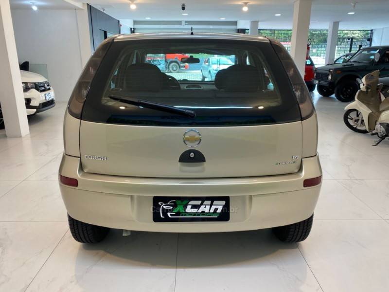 CHEVROLET - CORSA 1.4 MPFI MAXX 8V FLEX 4P MANUAL - 2012/2012 - Bege - R$ 35.900,00