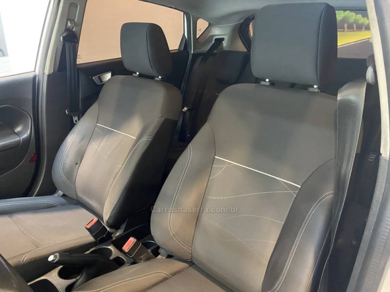 FORD - FIESTA 1.6 SE HATCH 16V FLEX 4P MANUAL - 2016/2017 - Branca - R$ 56.900,00