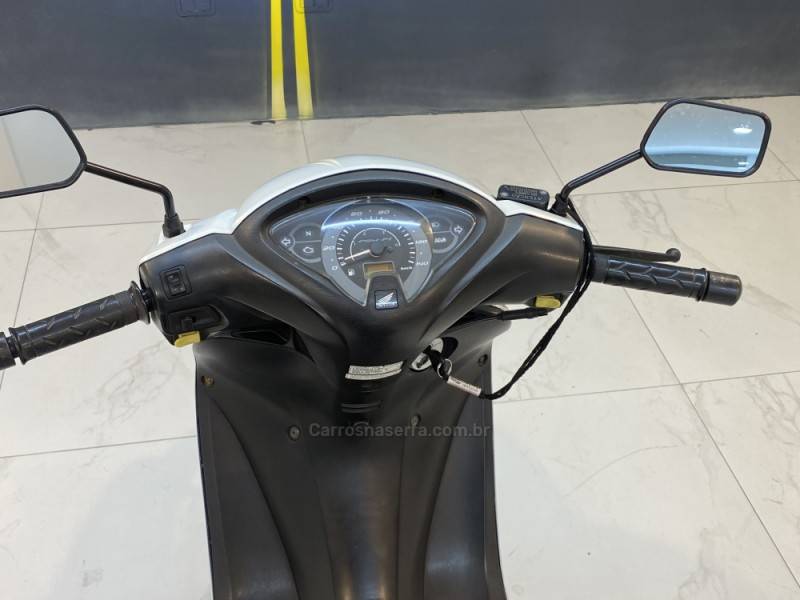 HONDA - BIZ 125 EX - 2013/2013 - Branca - R$ 12.900,00