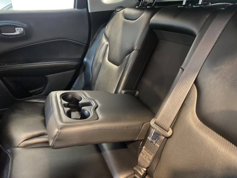 JEEP - COMPASS 2.0 16V FLEX LONGITUDE AUTOMÁTICO - 2017/2017 - Preta - R$ 93.900,00