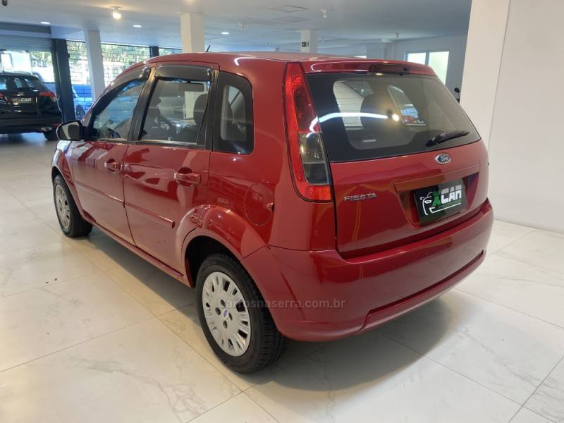 FORD - FIESTA 1.6 ROCAM SE 8V FLEX 4P MANUAL - 2014/2014 - Vermelha - R$ 39.900,00