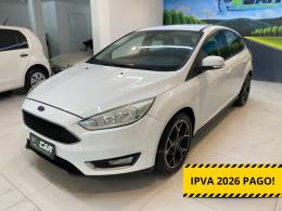 FORD - FOCUS 2.0 SE PLUS 16V FLEX 4P AUTOMÁTICO - 2015/2016 - Branca - R$ 63.900,00