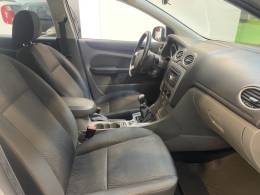 FORD - FOCUS 1.6 GLX 16V FLEX 4P MANUAL - 2012/2013 - Branca - R$ 48.900,00