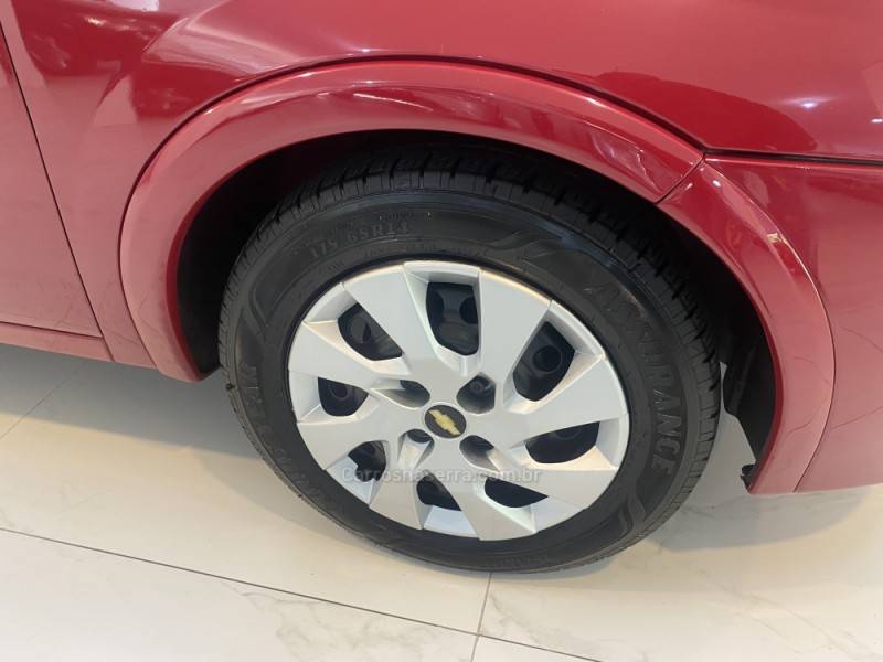 CHEVROLET - CORSA 1.0 MPFI 8V GASOLINA 4P MANUAL - 2003/2004 - Vermelha - R$ 24.900,00
