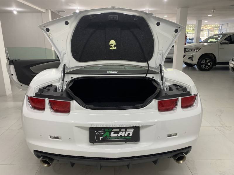 CHEVROLET - CAMARO 6.2 SS COUPÉ V8 GASOLINA 2P AUTOMÁTICO - 2011/2011 - Branca - R$ 204.900,00