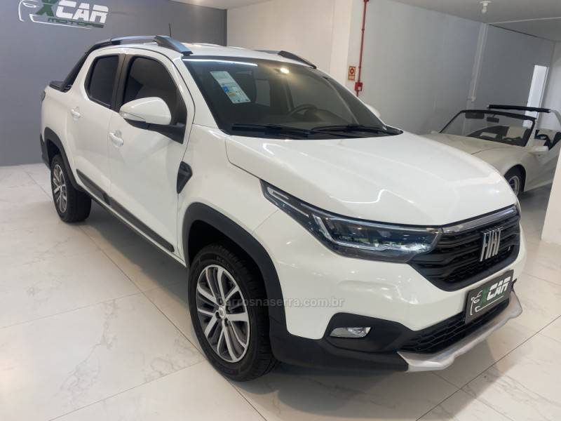 FIAT - STRADA 1.3 VOLCANO CD 8V FLEX 4P MANUAL - 2022/2022 - Branca - R$ 104.900,00