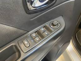 RENAULT - CAPTUR 1.6 16V SCE FLEX ZEN MANUAL - 2019/2019 - Prata - R$ 74.900,00