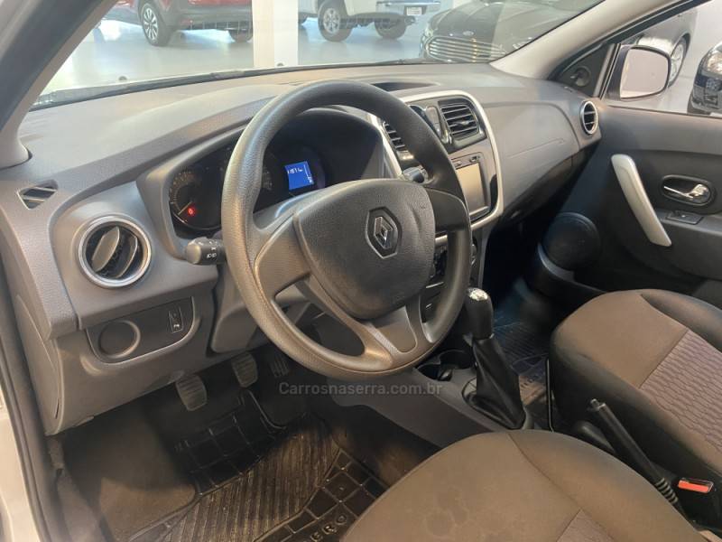 RENAULT - SANDERO 1.0 EXPRESSION 16V FLEX 4P MANUAL - 2015/2015 - Prata - R$ 43.900,00