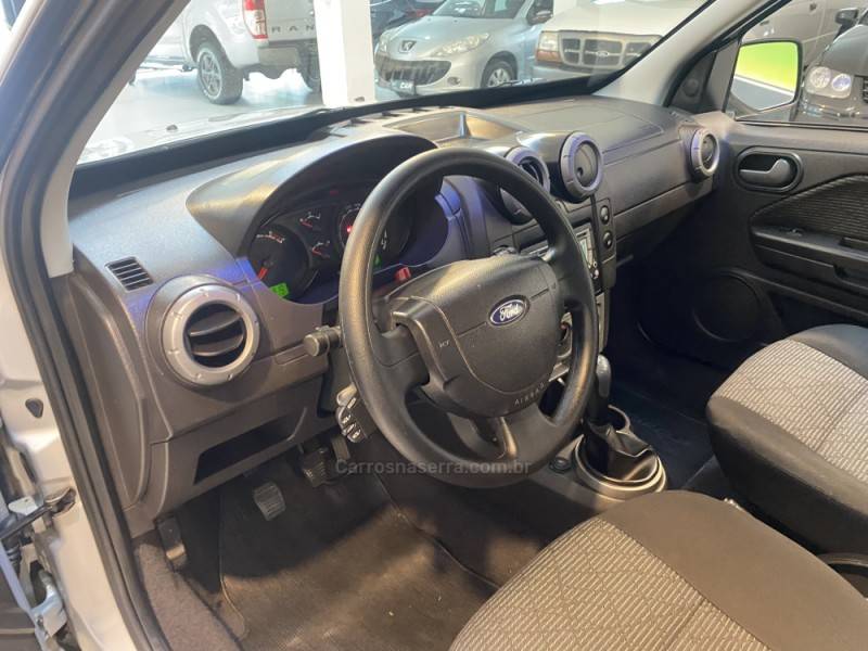 FORD - ECOSPORT 1.6 FREESTYLE 16V FLEX 4P MANUAL - 2011/2012 - Prata - R$ 44.900,00