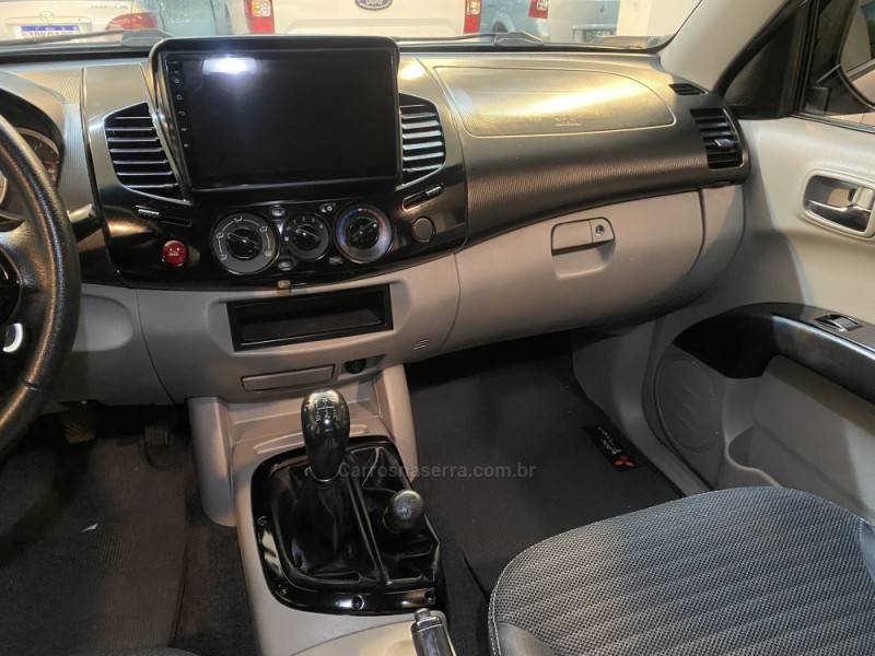 MITSUBISHI - L200 TRITON 3.2 GLS 4X4 CD 16V TURBO INTERCOLER DIESEL 4P MANUAL - 2012/2013 - Cinza - R$ 115.900,00