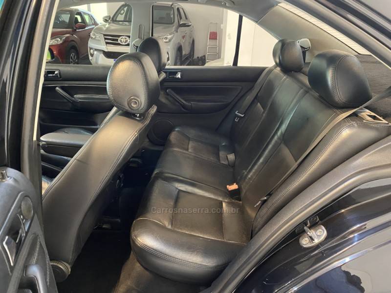 VOLKSWAGEN - BORA 2.0 MI COMFORTLINE 8V 4P AUTOMÁTICO - 2008/2009 - Preta - R$ 39.900,00