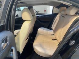 VOLKSWAGEN - JETTA 2.0 COMFORTLINE FLEX 4P TIPTRONIC - 2011/2012 - Preta - R$ 59.900,00