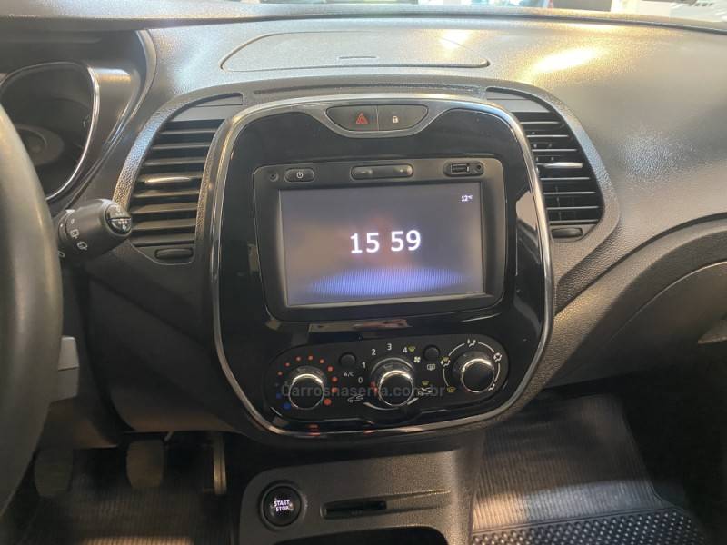 RENAULT - CAPTUR 1.6 16V SCE FLEX ZEN MANUAL - 2019/2019 - Prata - R$ 74.900,00