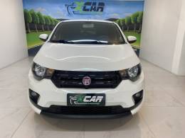 FIAT - MOBI 1.0 6V DRIVE FLEX MANUAL - 2017/2018 - Branca - R$ 44.900,00