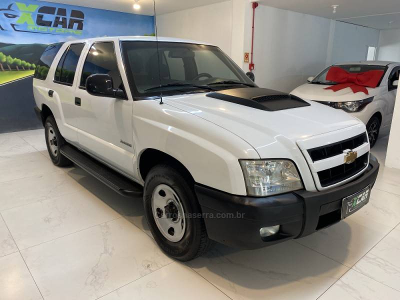 CHEVROLET - BLAZER 2.4 MPFI ADVANTAGE 4X2 8V GASOLINA 4P MANUAL - 2011/2011 - Branca - R$ 45.900,00