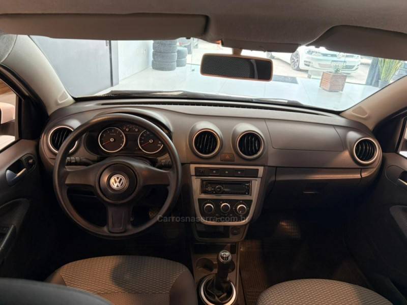 VOLKSWAGEN - GOL 1.0 MI 8V FLEX 4P MANUAL - 2011/2012 - Branca - R$ 33.900,00