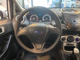 FORD - FIESTA 1.6 SE HATCH 16V FLEX 4P MANUAL - 2016/2017 - Branca - R$ 56.900,00