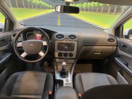FORD - FOCUS 1.6 GLX 16V FLEX 4P MANUAL - 2012/2013 - Branca - R$ 48.900,00