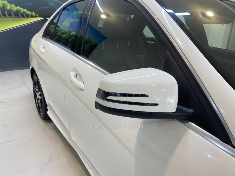 MERCEDES-BENZ - C 250 1.8 CGI SPORT 16V GASOLINA 4P AUTOMÁTICO - 2014/2014 - Branca - R$ 105.900,00