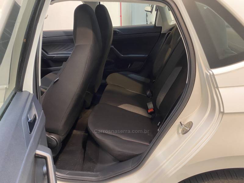 VOLKSWAGEN - POLO 1.0 MPI TRACK 4P MANUAL - 2023/2024 - Branca - R$ 72.900,00