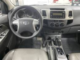 TOYOTA - HILUX 3.0 SR 4X4 CD 16V TURBO INTERCOOLER DIESEL 4P AUTOMÁTICO - 2011/2012 - Branca - R$ 119.900,00