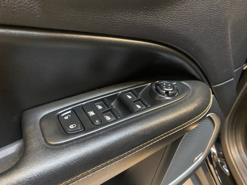 JEEP - COMPASS 2.0 16V FLEX LONGITUDE AUTOMÁTICO - 2017/2017 - Preta - R$ 93.900,00