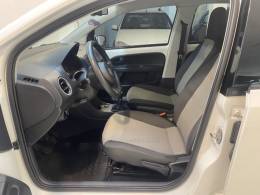 VOLKSWAGEN - UP 1.0 MPI TAKE UP 12V FLEX 4P MANUAL - 2016/2016 - Branca - R$ 41.900,00