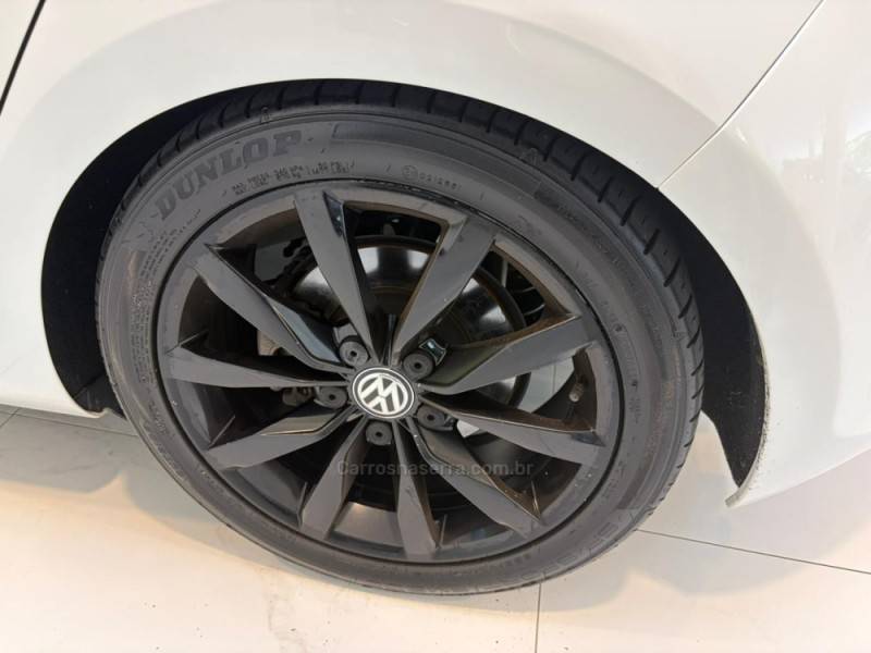 VOLKSWAGEN - GOLF 1.4 TSI COMFORTLINE 16V GASOLINA 4P AUTOMÁTICO - 2015/2015 - Branca - R$ 78.900,00